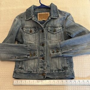 Hollister Co. (Juniors S) distressed Blue Denim, four pockets front adjust waist